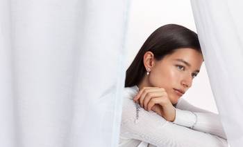 Motorola lanza smartphone con el color 2026 de Pantone | Celulares