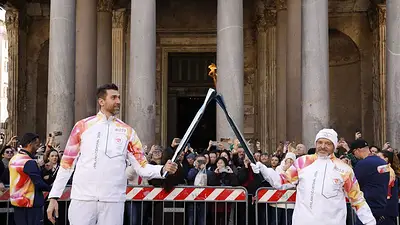 Llama olímpica inicia su gira italiana previa a los Juegos de Invierno de Milán Cortina Llama olímpica inicia su gira italiana previa a los Juegos de Invierno de Milán Cortina