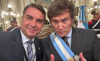 Milei salió a bancar la candidatura presidencial del hijo de Bolsonaro | Elecciones en brasil