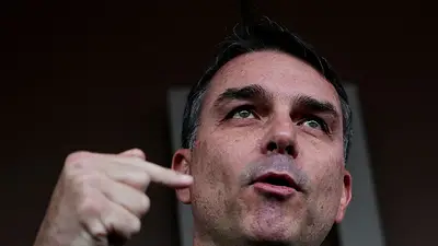 El hijo de Bolsonaro dice que podría no presentarse a las presidenciales de Brasil El hijo de Bolsonaro dice que podría no presentarse a las presidenciales de Brasil