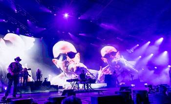 Acompañado por la imagen de Evita, el Indio envió un emotivo mensaje | Música