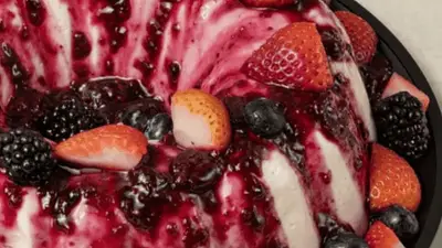 Cómo es la receta de la rosca de frutos rojos. Cómo es la receta de la rosca de frutos rojos.