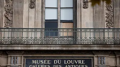 Los ladrones del Louvre tuvieron 30 segundos de ventaja sobre la policía, según una investigación Los ladrones del Louvre tuvieron 30 segundos de ventaja sobre la policía, según una investigación