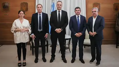 Adorni y Santilli recibieron a los gobernadores Jalil y Orrego en la Casa Rosada Adorni y Santilli recibieron a los gobernadores Jalil y Orrego en la Casa Rosada