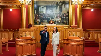 Machado llega a Oslo horas después de la ceremonia del Nobel entre vítores de simpatizantes Machado llega a Oslo horas después de la ceremonia del Nobel entre vítores de simpatizantes