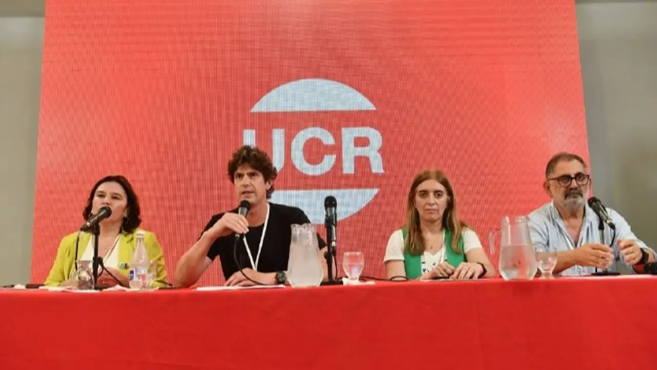 Crece el acuerdo en la UCR para que un intendente cercano a Pullaro sea el reemplazo de Lousetau