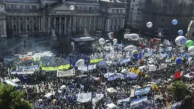 La CGT se pinta la cara contra la reforma laboral: marcha el 18 de diciembre La CGT se pinta la cara contra la reforma laboral: marcha el 18 de diciembre