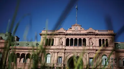 Tesoro argentino coloca títulos por 14.802 mln dlr en licitación de activos Tesoro argentino coloca títulos por 14.802 mln dlr en licitación de activos