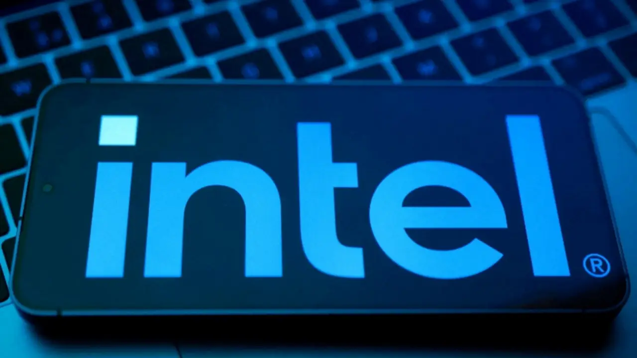 Intel prueba herramientas de fabricación de chips de una empresa sancionada, según fuentes