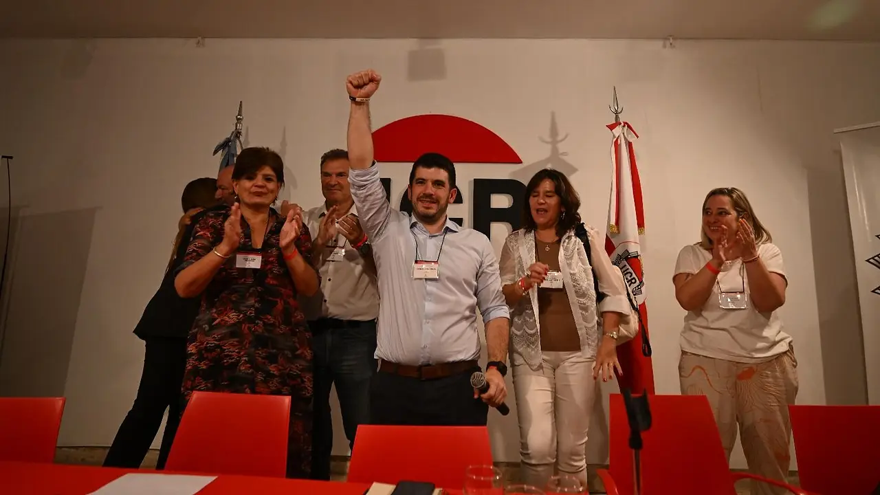 Chiarella asumió la presidencia de una UCR que avanza en renovación rumbo a 2027