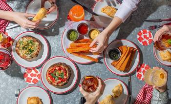 El nuevo espacio de CABA que ofrece pizzas, empanadas y fainá | Gastronomía