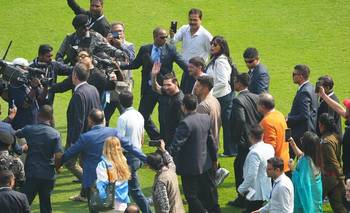 Descontrol por Messi en India: sillazos, incidentes y un estadio destrozado | Lionel messi