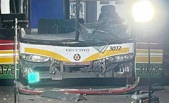 Chocaron tres micros de Estudiantes de La Plata con hinchas rumbo a la final | Fútbol argentino