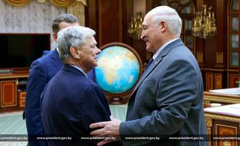 Bielorrusia libera a un premio Nobel y altos cargos de la oposición mientras Estados Unidos levanta más sanciones | Eeuu