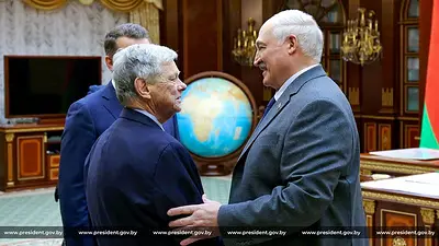 Bielorrusia libera a un premio Nobel y altos cargos de la oposición mientras Estados Unidos levanta más sanciones Bielorrusia libera a un premio Nobel y altos cargos de la oposición mientras Estados Unidos levanta más sanciones