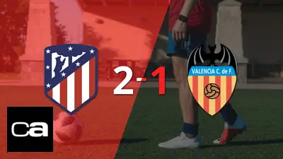 Valencia no pudo con Atlético de Madrid y cayó por 2-1 Valencia no pudo con Atlético de Madrid y cayó por 2-1