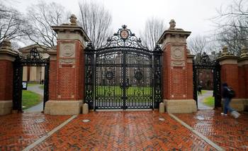 Al menos dos muertos y ocho heridos en un tiroteo en la Universidad de Brown | Brown