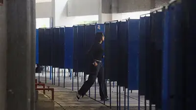 Chilenos votan en elecciones presidenciales que darían un viraje hacia la derecha Chilenos votan en elecciones presidenciales que darían un viraje hacia la derecha