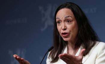 La Premio Nobel de Paz Machado resulta herida al huir de Venezuela: portavoz | Premio