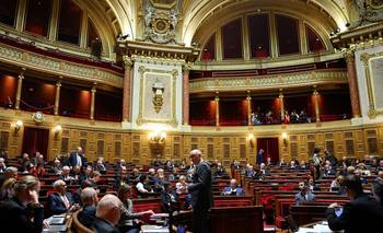 Senadores franceses aprueban proyecto de ley de presupuesto para 2026 | Francia