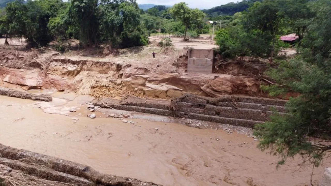 Cifra de muertos por inundaciones en Bolivia trepa a 20; hay al menos 24 desaparecidos