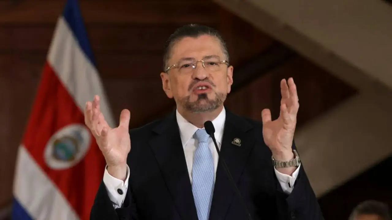 Presidente de Costa Rica libra segundo intento de desafuero