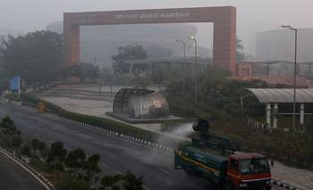 Delhi restringe vehículos y asistencia a oficinas para intentar combatir la polución | India