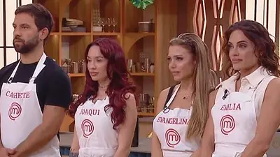 "Cachete" Sierra, La Joaqui, Evangelina Anderson y Emilia Attias, expuestos al delantal negro. "Cachete" Sierra, La Joaqui, Evangelina Anderson y Emilia Attias, expuestos al delantal negro.