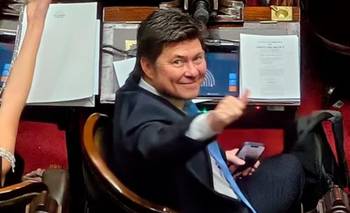 Insólito: un diputado libertario elogió obras de Milei, pero leyó el dictamen de UxP | Corrientes