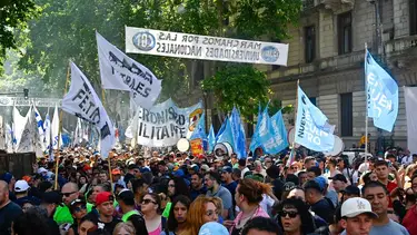 Rechazo a la reforma laboral y pedido de paro general: los reclamos de la Plaza