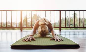 Yoga para bajar de peso: tres ejercicios quema calorías y tonificadores | Consejos de salud