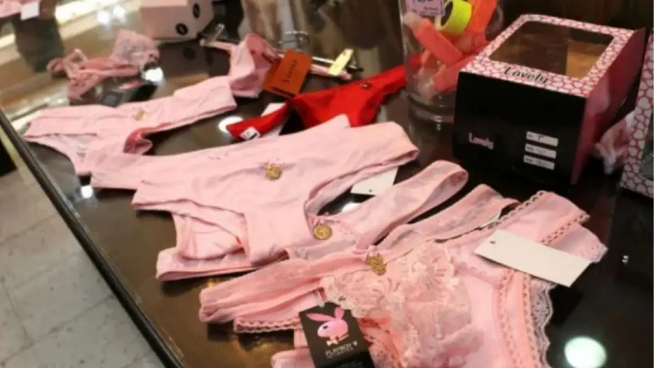 Qué significa regalar bombachas rosas en Navidad. 