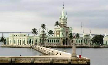 La increíble historia del castillo de Disney en medio del mar de Río de Janeiro | Turismo