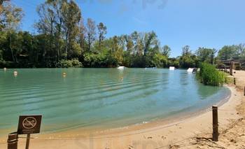 Alejada de todo el mundo: la playa escondida a 40 km de CABA y con aguas cristalinas | Escapadas