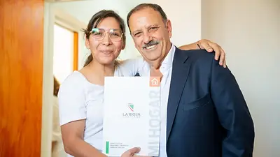 "Creemos en la dignidad": Quintela entregó 206 viviendas financiadas por el Gobierno de La Rioja "Creemos en la dignidad": Quintela entregó 206 viviendas financiadas por el Gobierno de La Rioja