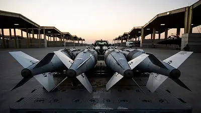 EEUU lanza grandes ataques de represalia contra Estado Islámico en Siria, dicen autoridades EEUU lanza grandes ataques de represalia contra Estado Islámico en Siria, dicen autoridades