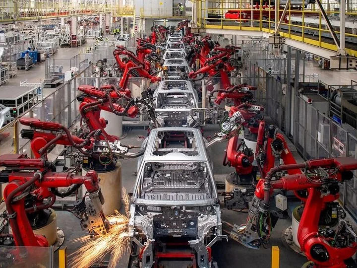 Se enfrían las expectativas: cayó 10 puntos la intención de invertir entre  las empresas industriales | El Destape