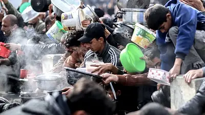 NIños pidiendo comida en la Franja de Gaza NIños pidiendo comida en la Franja de Gaza