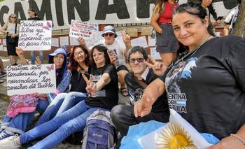 La salud de Cristina Kirchner: militantes mantienen la vigilia en el Sanatorio Otamendi | Salud