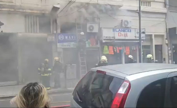 Voraz incendio en Once: 40 personas son atendidas | Incendio
