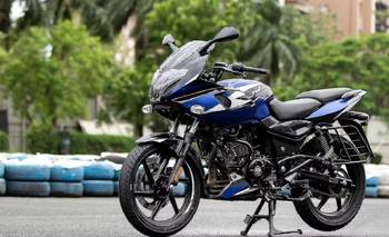 Bajaj relanza la Pulsar 220F 2026 con mejoras y precio competitivo | Motos