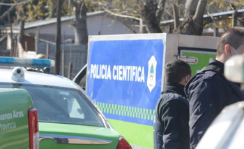 Macabro: encontró un cráneo y otros huesos cuando cortaba el pasto en su casa  | Policiales