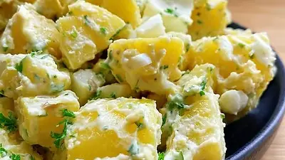 Ensalada de papa y huevo Ensalada de papa y huevo