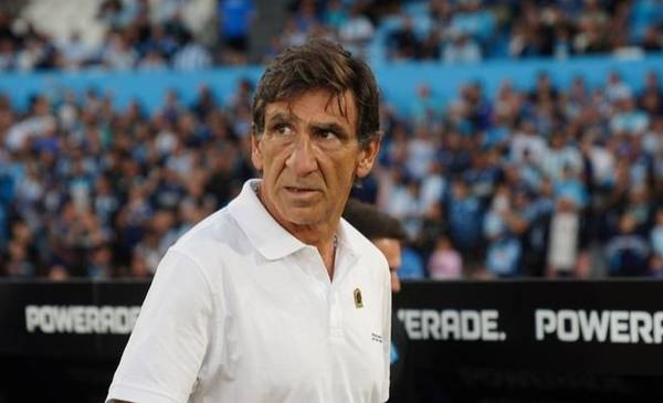Gustavo Costas mete presión: Racing quiere a un titular de Boca como refuerzo