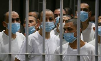 Reportaje sobre cárcel de El Salvador aparece en Internet tras ser retirado por la CBS | Paramount