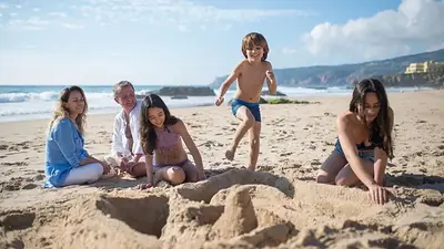 Chicos en la playa Chicos en la playa