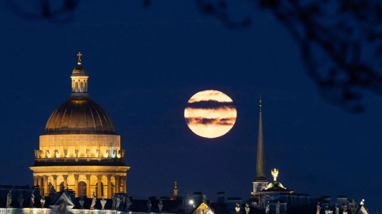Rusia planea una central nuclear en la Luna en una década