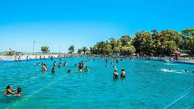 Escapadas: el rincón santafesino la pileta más grande del país, ¿cómo llegar? Escapadas: el rincón santafesino la pileta más grande del país, ¿cómo llegar?
