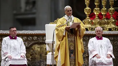 El papa León, en Nochebuena, dice que negar ayuda a los pobres y a los extranjeros es rechazar a Dios El papa León, en Nochebuena, dice que negar ayuda a los pobres y a los extranjeros es rechazar a Dios