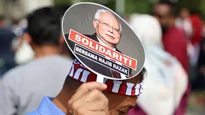 Un tribunal de Malasia condena al ex primer ministro Najib Razak por abuso de poder y blanqueo Un tribunal de Malasia condena al ex primer ministro Najib Razak por abuso de poder y blanqueo